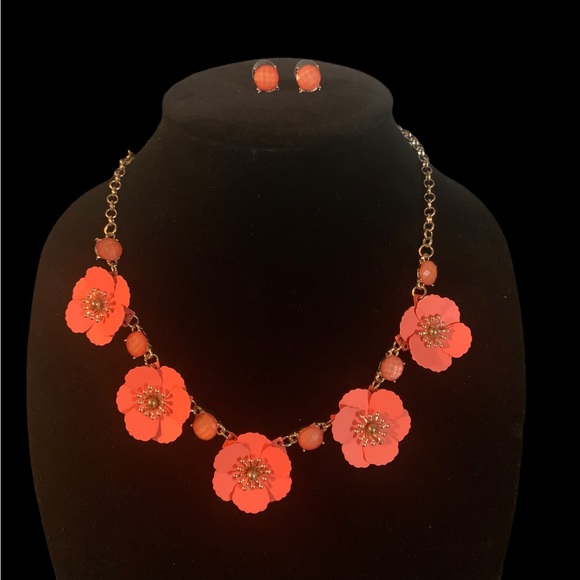 Jewelry - Set of Necklace and Earrings - Coral Color